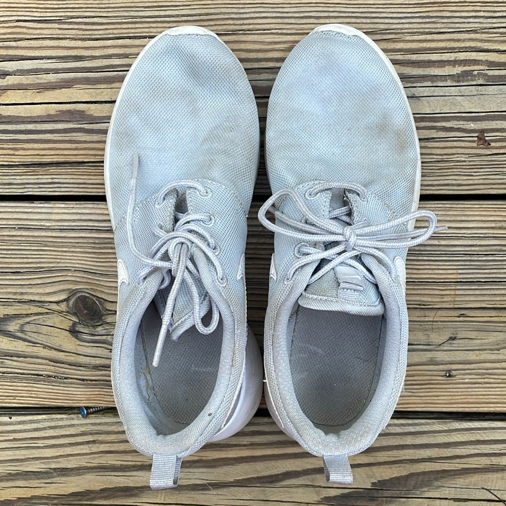 Nike Gray Roshe Run Sneakers